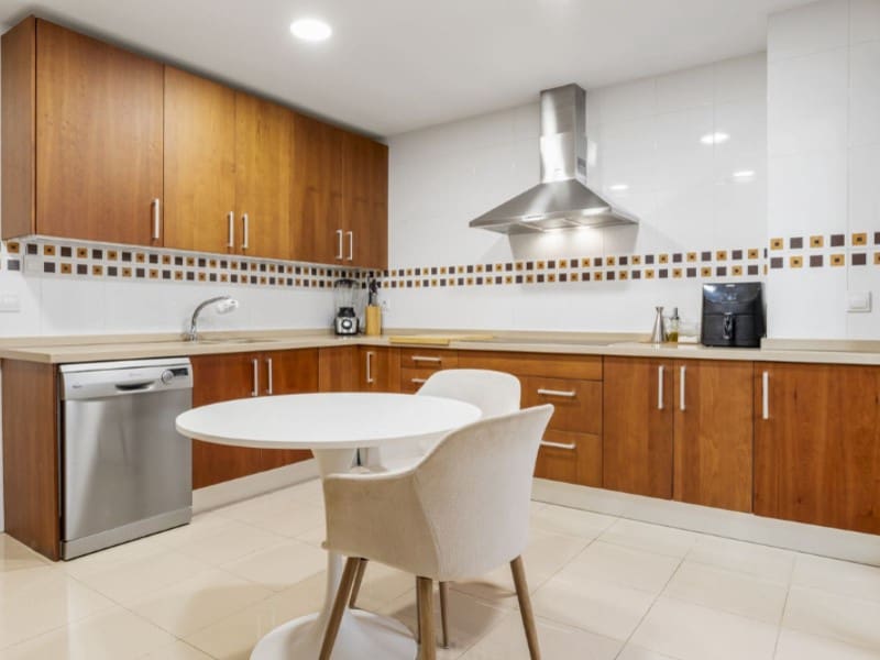 Apartamento de 2 habitaciones en Los Monteros en venta con piscina garaje - 950.000 € (Ref: 9574956)