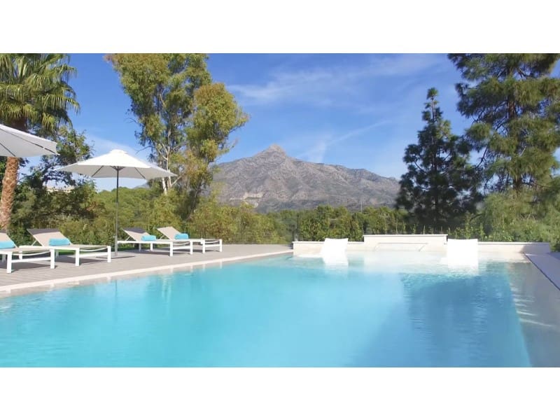 5 makuuhuone Huvila myytävänä paikassa Aloha Golf mukana uima-altaan 
autotalli - 4 475 000 € (Ref: 9574958)