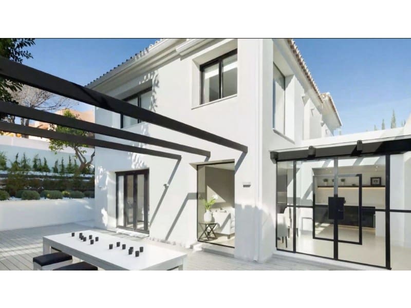 5 makuuhuone Huvila myytävänä paikassa Aloha Golf mukana uima-altaan 
autotalli - 4 475 000 € (Ref: 9574958)