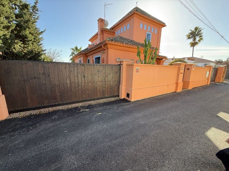 3 Zimmer Villa zu verkaufen in Marbella mit Pool - 2.275.000 € (Ref: 9574959)