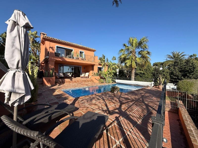 3 Zimmer Villa zu verkaufen in Marbella mit Pool - 2.275.000 € (Ref: 9574959)