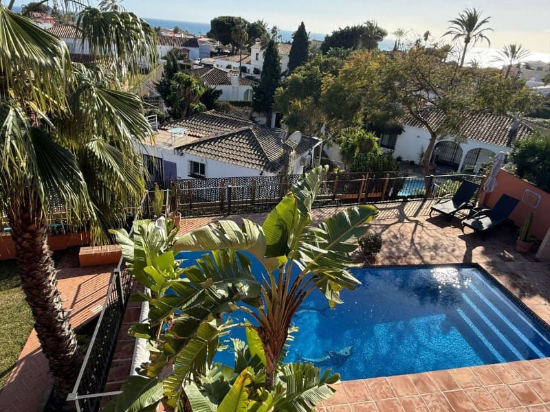 3 Zimmer Villa zu verkaufen in Marbella mit Pool - 2.275.000 € (Ref: 9574959)