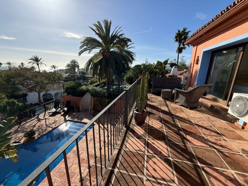 3 Zimmer Villa zu verkaufen in Marbella mit Pool - 2.275.000 € (Ref: 9574959)
