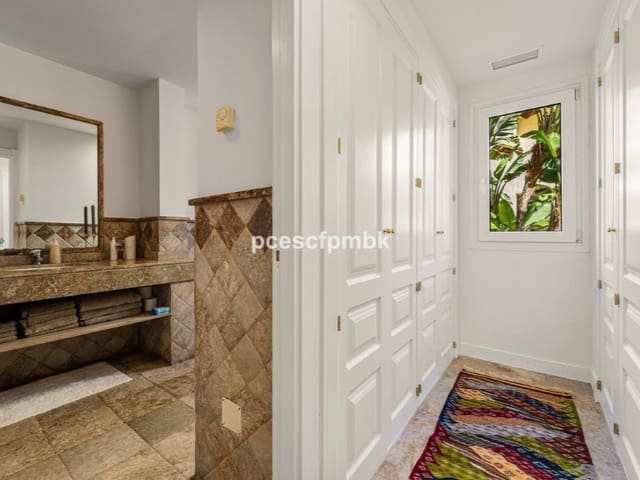 3 makuuhuone Huoneisto myytävänä paikassa Lomas De Marbella, Marbella mukana uima-altaan - 1 100 000 € (Ref: 9574960)