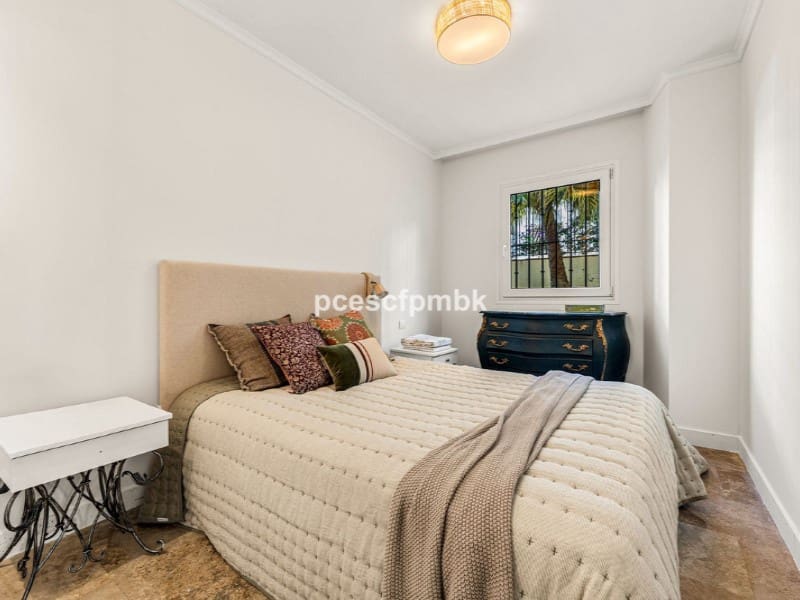 3 makuuhuone Huoneisto myytävänä paikassa Golden Mile mukana uima-altaan - 1 100 000 € (Ref: 9574960)