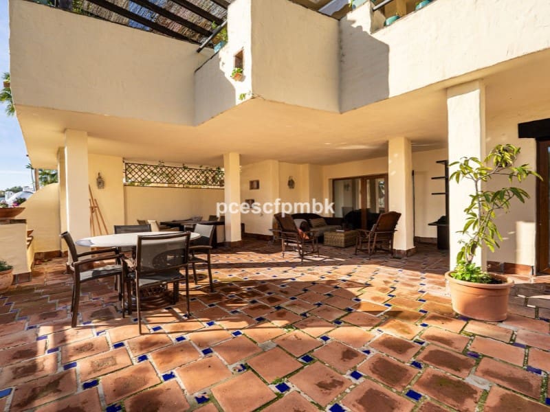 3 makuuhuone Huoneisto myytävänä paikassa Golden Mile mukana uima-altaan - 1 100 000 € (Ref: 9574960)