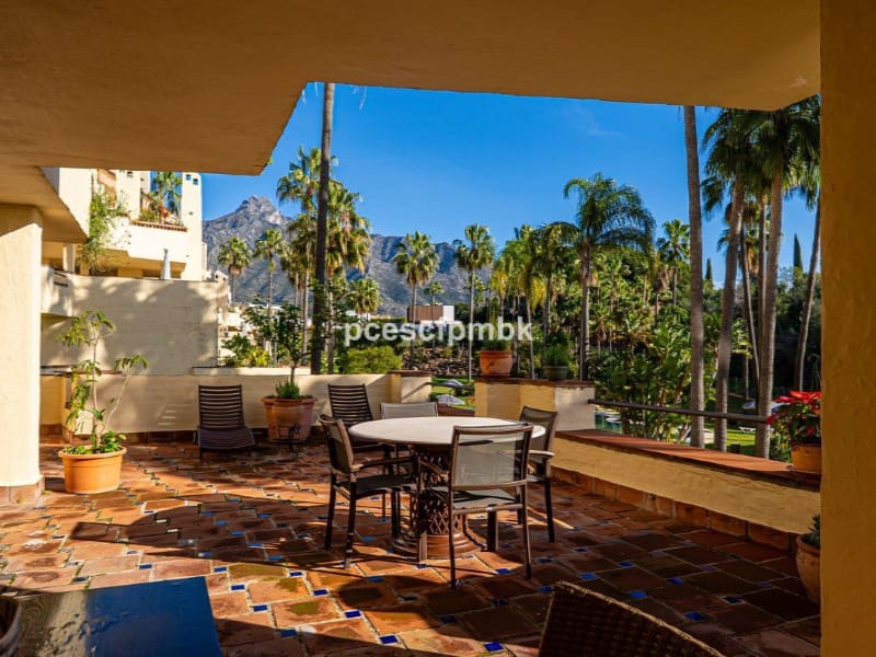 3 makuuhuone Huoneisto myytävänä paikassa Golden Mile mukana uima-altaan - 1 100 000 € (Ref: 9574960)