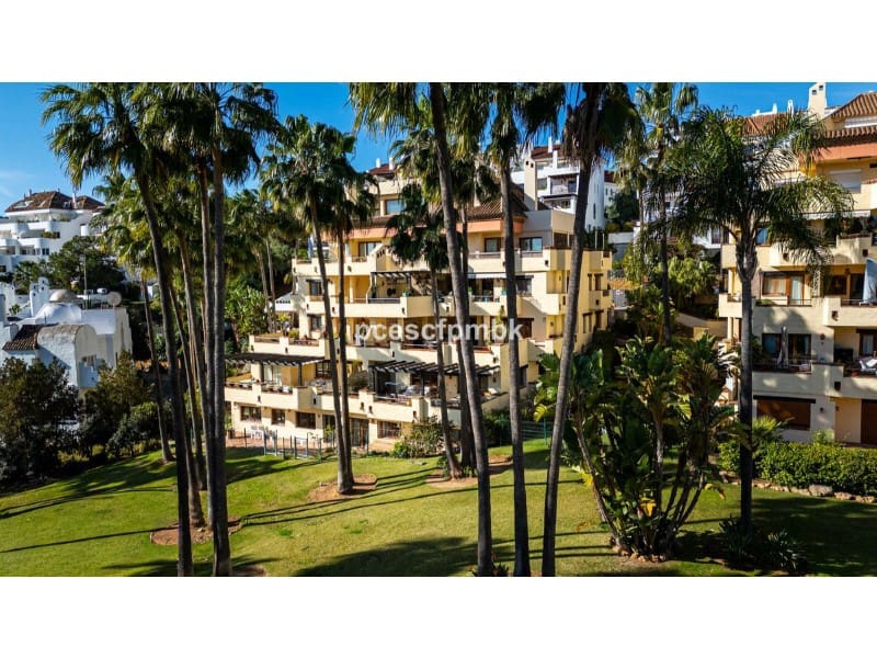 3 makuuhuone Huoneisto myytävänä paikassa Golden Mile mukana uima-altaan - 1 100 000 € (Ref: 9574960)