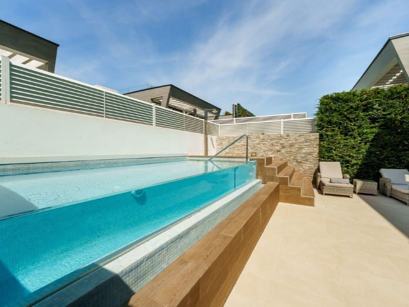 5 soverom Villa til salgs i Puerto Banus med svømmebasseng - € 2 585 000 (Ref: 9574961)