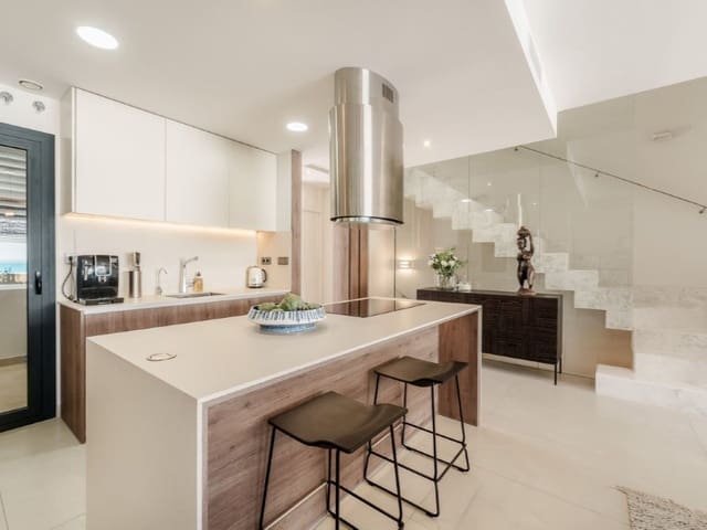 5 soverom Villa til salgs i Puerto Banus, Marbella med svømmebasseng - € 2 585 000 (Ref: 9574961)