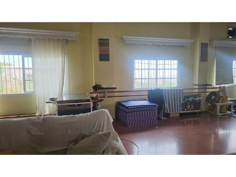 Local Comercial en Estepona en venta - 895.000 € (Ref: 9574962)