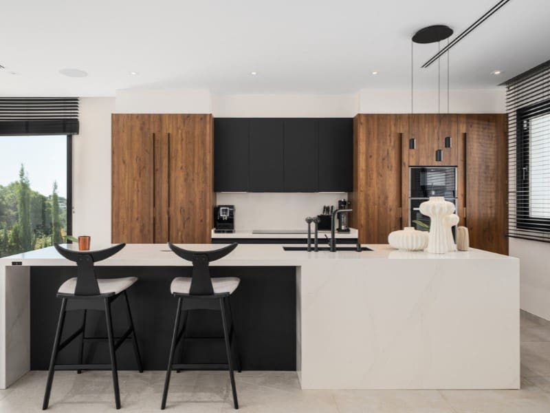 5 makuuhuone Huvila myytävänä paikassa Elviria mukana uima-altaan - 2 999 000 € (Ref: 9574970)