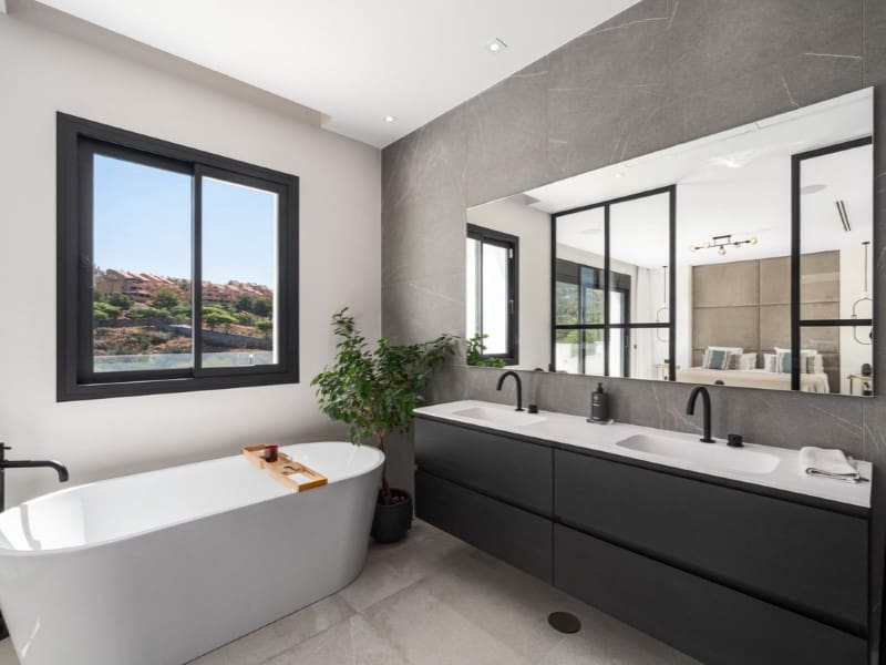 5 makuuhuone Huvila myytävänä paikassa Elviria mukana uima-altaan - 2 999 000 € (Ref: 9574970)