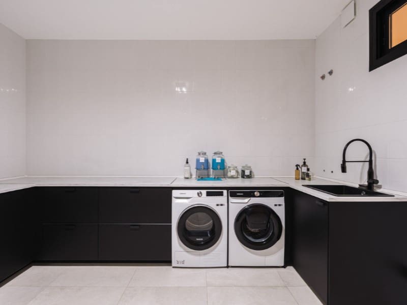 5 makuuhuone Huvila myytävänä paikassa Elviria mukana uima-altaan - 2 999 000 € (Ref: 9574970)