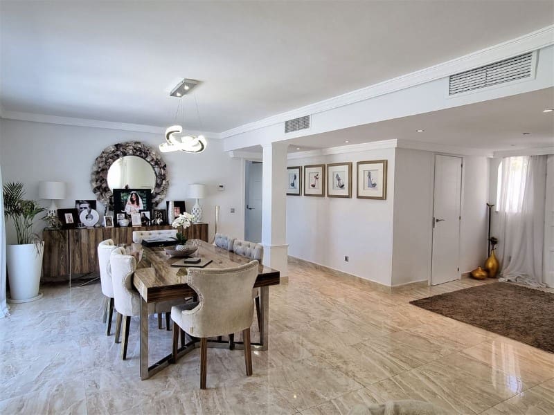 5 quarto Moradia para venda em Elviria com piscina - 1 850 000 € (Ref: 9574975)