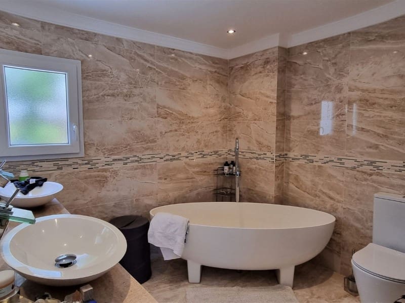 5 quarto Moradia para venda em Elviria com piscina - 1 850 000 € (Ref: 9574975)