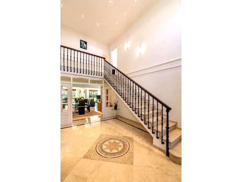 Chalet de 5 habitaciones en Estepona en venta - 2.400.000 € (Ref: 9574977)