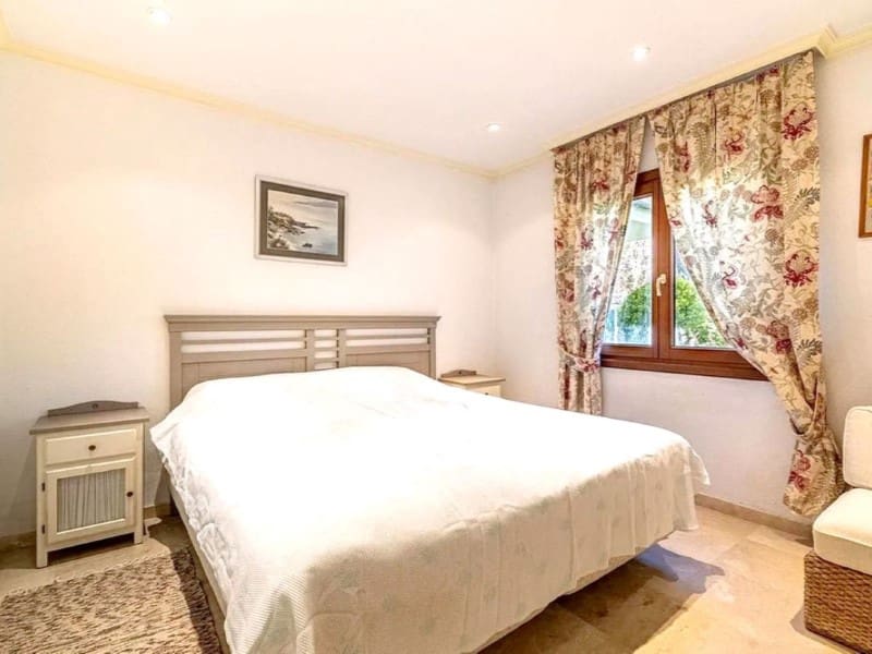 Chalet de 5 habitaciones en Estepona en venta - 2.400.000 € (Ref: 9574977)