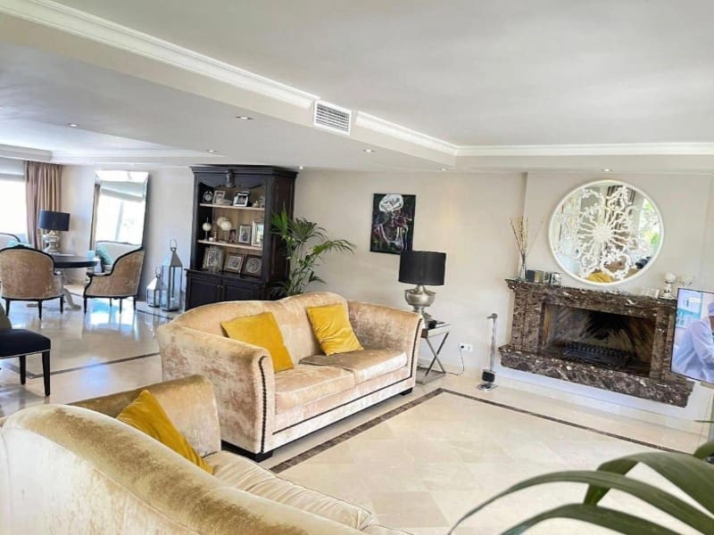 Chalet de 4 habitaciones en New Golden Mile en venta con piscina - 1.800.000 € (Ref: 9574980)