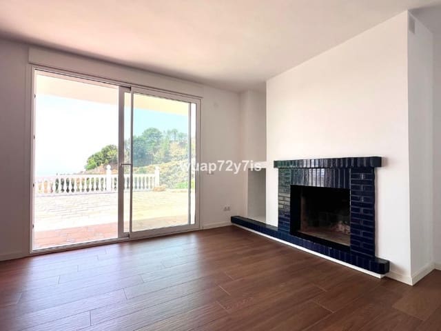 5 Zimmer Villa zu verkaufen in Altos de Estepona, Estepona mit Pool - 1.200.000 € (Ref: 9574981)