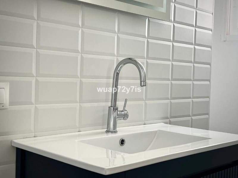 5 Zimmer Villa zu verkaufen in Estepona mit Pool - 1.200.000 € (Ref: 9574981)