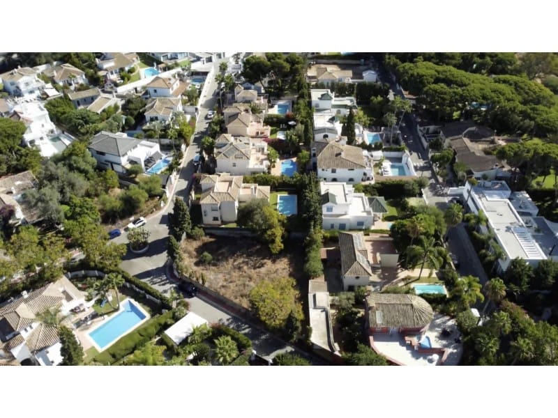 Landgrundstück zu verkaufen in Marbesa - 890.000 € (Ref: 9574989)