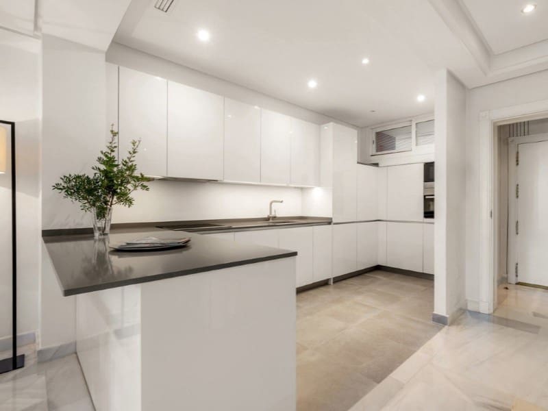 2 bedroom Apartment for sale in Marbella with pool - € 1,210,000 (Ref: 9574990)