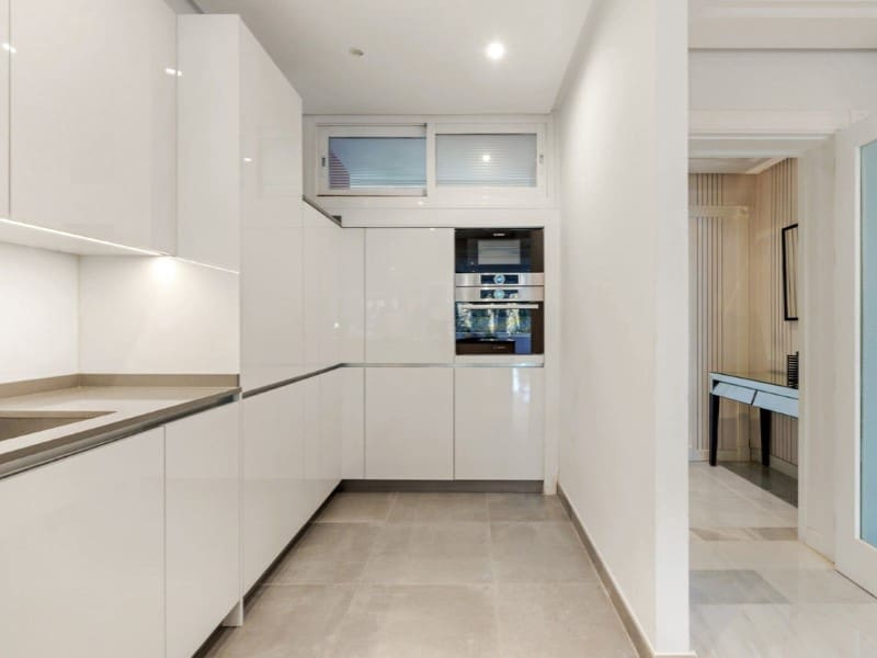 2 bedroom Apartment for sale in Marbella with pool - € 1,210,000 (Ref: 9574990)