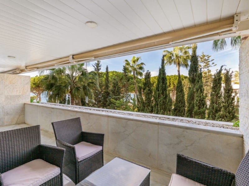 2 bedroom Apartment for sale in Marbella with pool - € 1,210,000 (Ref: 9574990)