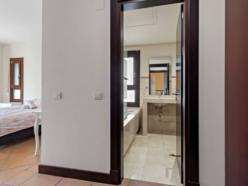 4 chambre Villa/Maison à vendre à Benahavis avec piscine - 525 000 € (Ref: 9574998)