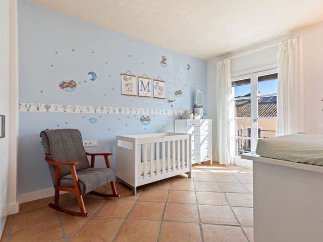 4 Zimmer Villa zu verkaufen in Benahavís pueblo, Benahavís mit Pool - 525.000 € (Ref: 9574998)