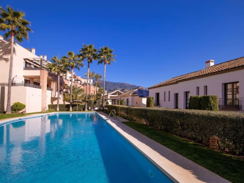 4 chambre Villa/Maison à vendre à Benahavis avec piscine - 525 000 € (Ref: 9574998)