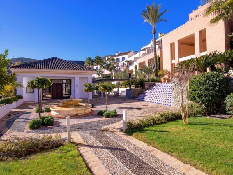 4 chambre Villa/Maison à vendre à Benahavis avec piscine - 525 000 € (Ref: 9574998)