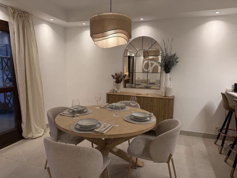 4 makuuhuone Paritalo myytävänä paikassa Estepona mukana uima-altaan 
autotalli - 795 000 € (Ref: 9575002)