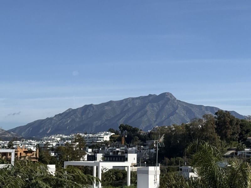 4 makuuhuone Paritalo myytävänä paikassa Estepona mukana uima-altaan 
autotalli - 795 000 € (Ref: 9575002)