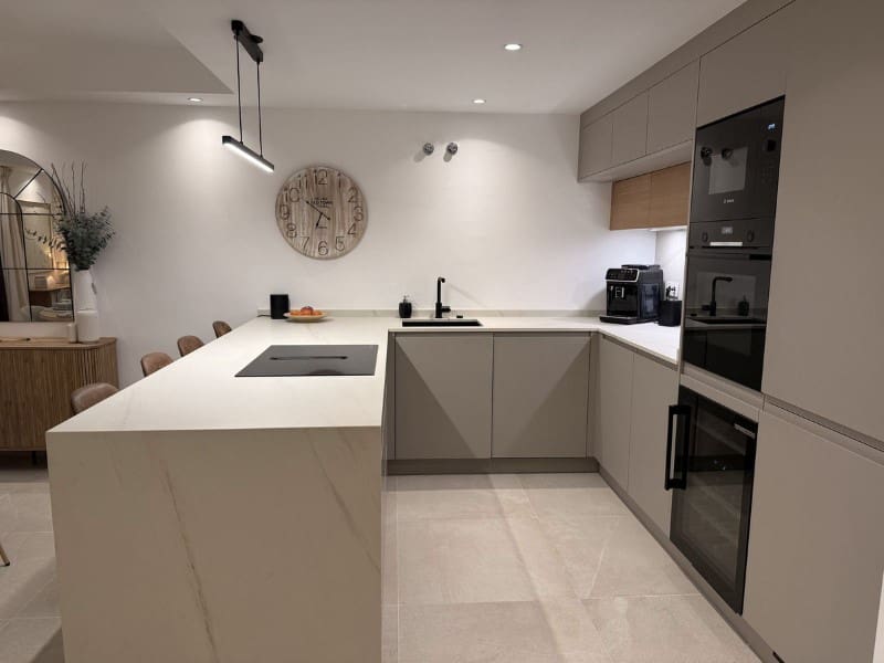 4 makuuhuone Paritalo myytävänä paikassa Estepona mukana uima-altaan 
autotalli - 795 000 € (Ref: 9575002)