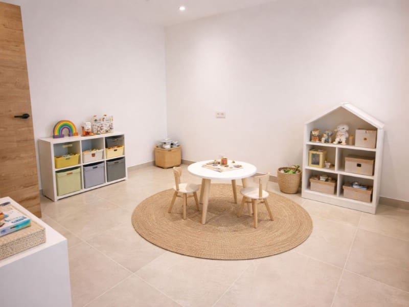 4 makuuhuone Paritalo myytävänä paikassa Estepona mukana uima-altaan 
autotalli - 795 000 € (Ref: 9575002)