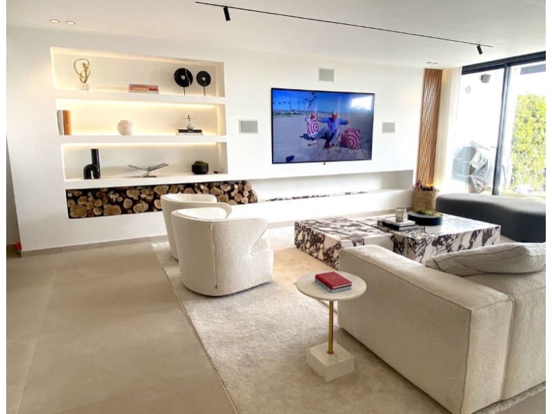 4 makuuhuone Paritalo myytävänä paikassa La Quinta mukana uima-altaan - 1 495 000 € (Ref: 9575003)