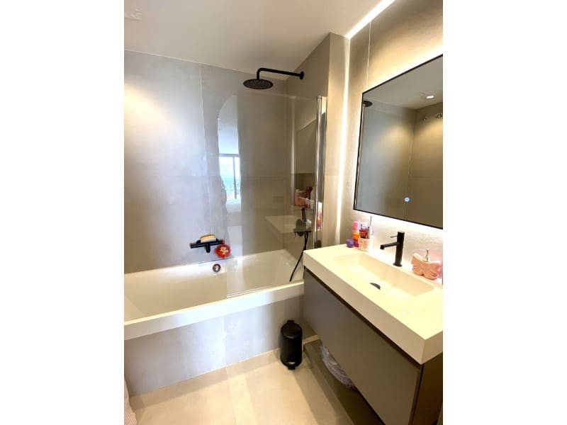 4 makuuhuone Paritalo myytävänä paikassa La Quinta mukana uima-altaan - 1 495 000 € (Ref: 9575003)