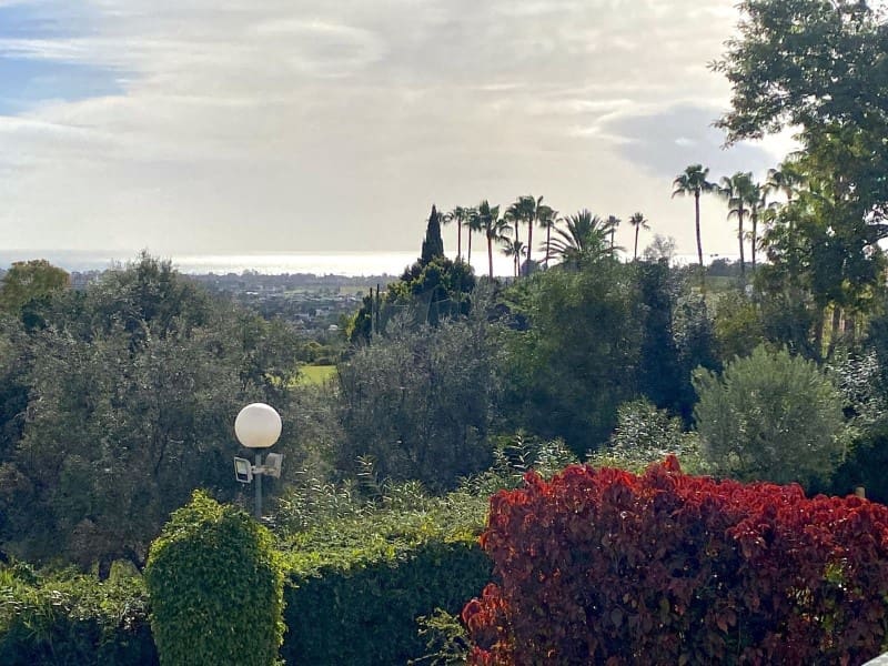 4 makuuhuone Paritalo myytävänä paikassa La Quinta mukana uima-altaan - 1 495 000 € (Ref: 9575003)