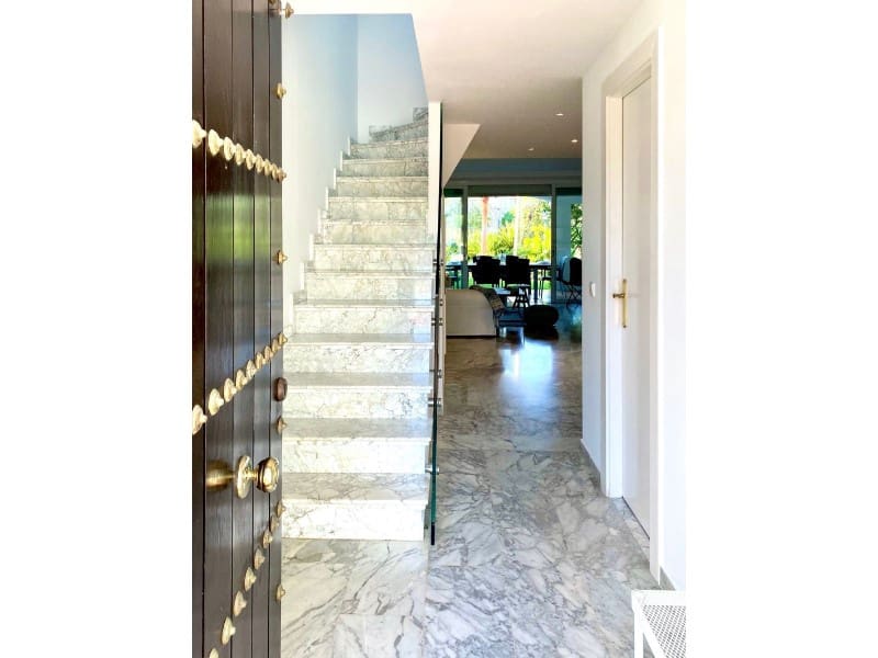 3 soverom Hus til salgs i New Golden Mile med svømmebasseng - € 890 000 (Ref: 9575004)