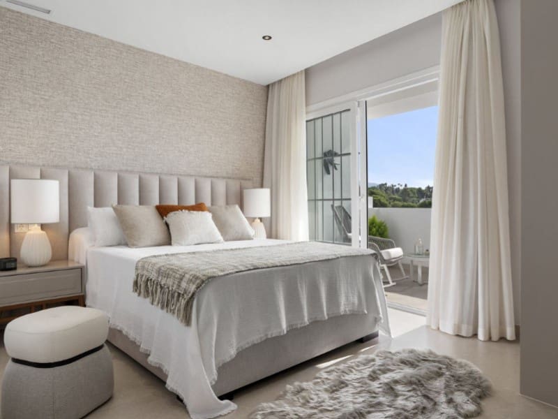 5 slaapkamer Appartement te koop in Nueva Andalucia met zwembad - € 1.895.000 (Ref: 9576437)