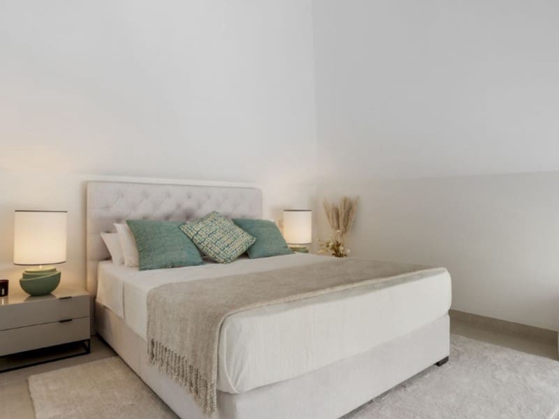 5 slaapkamer Appartement te koop in Nueva Andalucia met zwembad - € 1.895.000 (Ref: 9576437)