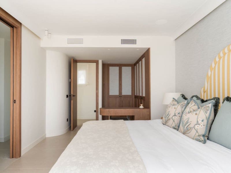 3 sypialnia Willa na sprzedaż w Golden Mile z basenem garażem - 5 995 000 € (Ref: 9576438)