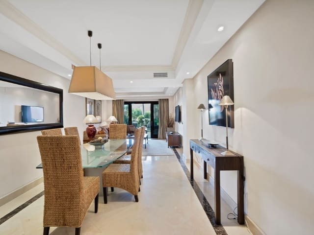 2 makuuhuone Huoneisto myytävänä paikassa Punta Plata, Estepona mukana uima-altaan - 850 000 € (Ref: 9576441)