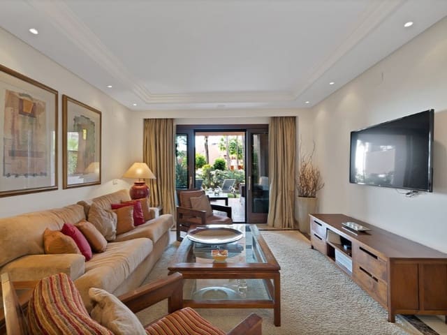 2 makuuhuone Huoneisto myytävänä paikassa Punta Plata, Estepona mukana uima-altaan - 850 000 € (Ref: 9576441)