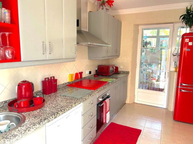 3 Zimmer Villa zu verkaufen in Elviria mit Pool - 695.000 € (Ref: 9576443)