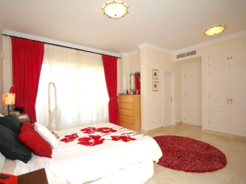 3 Zimmer Villa zu verkaufen in Elviria mit Pool - 695.000 € (Ref: 9576443)