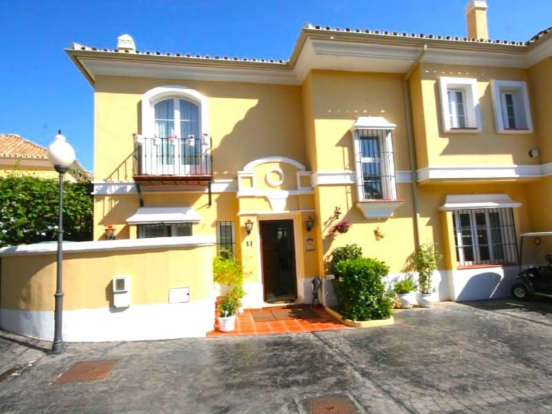 3 Zimmer Villa zu verkaufen in Elviria mit Pool - 695.000 € (Ref: 9576443)