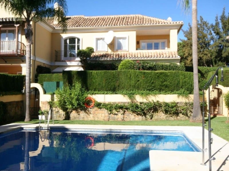 3 Zimmer Villa zu verkaufen in Elviria mit Pool - 695.000 € (Ref: 9576443)